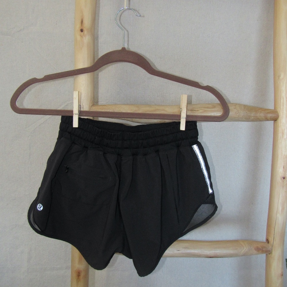 Lululemon Hotty Hot short